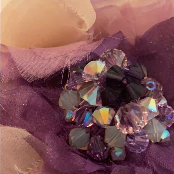 Hand made Swarovski flower barrette - Picture 4 of 4